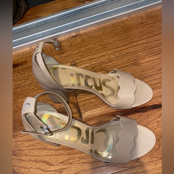 Circus NY heels - Picture 4 of 6